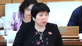 Chủ nhiệm Uỷ ban Về các vấn đề xã hội Nguyễn Thúy Anh trình bày báo cáo thẩm tra