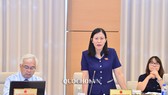 Chủ nhiệm Ủy ban Tư pháp Lê Thị Nga phát biểu tại phiên họp
