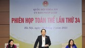 Chủ nhiệm Ủy ban Pháp luật Hoàng Thanh Tùng điều hành phiên họp