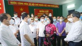 Chủ tịch Quốc hội kiểm tra thực tế tại đơn vị bầu cử số 2 (gồm tổ 5, tổ 6 và tổ 9) phường An Tường, thành phố Tuyên Quang