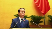 Chủ nhiệm Ủy ban Pháp luật của Quốc hội Hoàng Thanh Tùng trình bày Tờ trình về dự kiến Chương trình xây dựng luật, pháp lệnh năm 2022, điều chỉnh Chương trình xây dựng luật, pháp lệnh năm 2021. Ảnh: QUANG PHÚC
