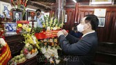 Chủ tịch Quốc hội Vương Đình Huệ dâng hương tưởng niệm đồng chí Lê Quang Đạo