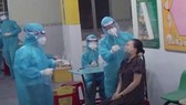 Xét nghiệm tầm soát SARS-CoV-2 cho người dân tại huyện Hóc Môn