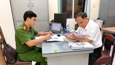 Công an làm việc với ông Tất Thành Cang ngày 16-12-2020
