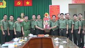 Thiếu tướng Lê Hồng Nam thăm, chúc tết cán bộ chiến sĩ Phòng Tham mưu Công an TPHCM