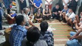 Các đối tượng tham gia đánh bạc tại hiện trường