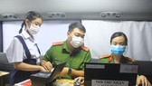 Công an TPHCM làm căn cước công dân cho người dân trên địa bàn trước đó. Ảnh: CHÍ THẠCH