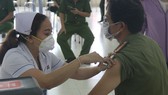 Công an TPHCM triển khai tiêm vaccine Covid-19 cho cán bộ, chiến sĩ