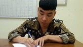 Khởi tố nam tiếp viên hãng hàng không vì buôn hàng cấm
