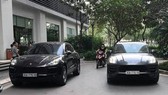 Hai chiếc xe sang có cùng biển số gây xôn xao cộng đồng mạng