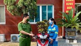 Đây là chiếc xe máy được mua lại từ đóng góp của cán bộ, chiến sĩ trong đơn vị