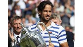 Feliciano Lopez ôm chiếc cúp vô địch Aegon Championships