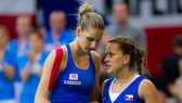 Strycova (phải) và Pliskova trong màu áo tuyển Fed Cup của CH Séc