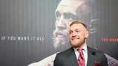 Conor McGregor trong một sự kiện trước công chúng ở Dublin