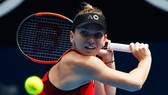 Simona Halep thắng hú vía
