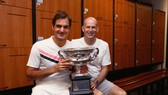 Roger Federer (trái) từng không được Gaston Gaudio đánh giá cao