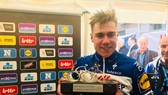 Fabio Jakobsen ăn mừng chiến thắng