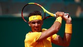 Nadal đã dạy cho Thiem một bài học mới trên sân đất nện