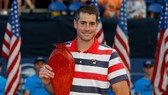 John Isner và chiếc cúp vô địch Atlanta Open lần thứ 5