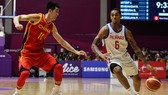 Jordan Clarkson (phải)