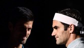 Federer (phải) tái ngộ Djokovic