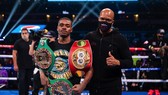 Errol thắng thêm đai WBC "bác sĩ" sau khi bảo vệ đai WBC và IBF hạng bán trung