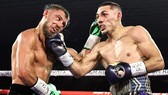 Lomachenko trúng quyền từ Lopez