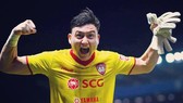 Đặng Văn Lâm trong màu áo của Muangthong