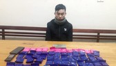 Bắt 1 đối tượng, thu giữ hơn 12.000 viên hồng phiến, 1 bánh heroin