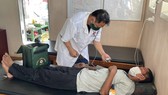 Cứu được 1 trong 2 ngư dân trôi dạt trên biển