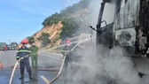 Nghệ An: Liên tiếp 2 vụ cháy, 2 xe tải bị thiêu rụi