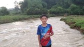 Em Lục Đình Tâm và nơi xảy ra vụ việc. Ảnh: Đoàn xã Tân Thành