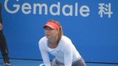 Sharapova trong trận đấu đầu tiên của mùa giải mới