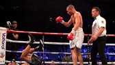 Kết thúc buồn cho James DeGale trước Chris Eubank Jr