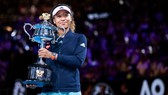 Naomi Osaka đang trở thành biểu tượng mới của làng quần vợt thế giới