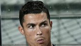 Ronaldo ngồi dính trên băng ghế dự bị trong suốt trận đấu với Các ngôi sao K-League