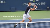 Medvedev lọt vào tứ kết