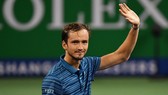 Medvedev chào tạm biệt Paris Masters ngay sau trận mở màn...