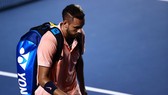 Nick Kyrgios bị la ó khi rời sân đấu
