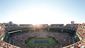 Các khán giả đến Indian Wells Tennis Garden xem thi đấu ở thời điểm dịch Covid-19 đang lan rộng là không an toàn