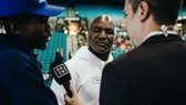 Holyfield cũng đã tập luyện trở lại