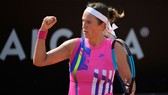 "Bà mẹ 1 con" Victoria Azarenka