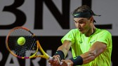 Nadal lọt vào tứ kết
