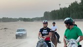 Khabib cưỡi ngựa ở quê nhà Dagestan