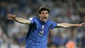 Vincenzo Iaquinta ăn mừng bàn thắng ở World Cup 2006
