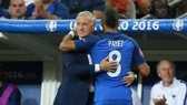 Didier Deschamps đóng cửa với Dimitri Payet