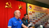HLV Park Hang Seo tin sẽ có bất ngờ tại VCK U23 châu Á 2017. Ảnh: MINH HOÀNG