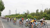 Đoàn đua tại khu vực quận 7. Ảnh NHẬT ANH