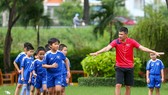Công Vinh ra mắt học viện bóng đá cộng đồng CV9. Ảnh: Nhật Anh
