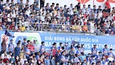 Bóng đá Việt Nam rộn ràng ngày trở lại. Ảnh: Dũng Phương